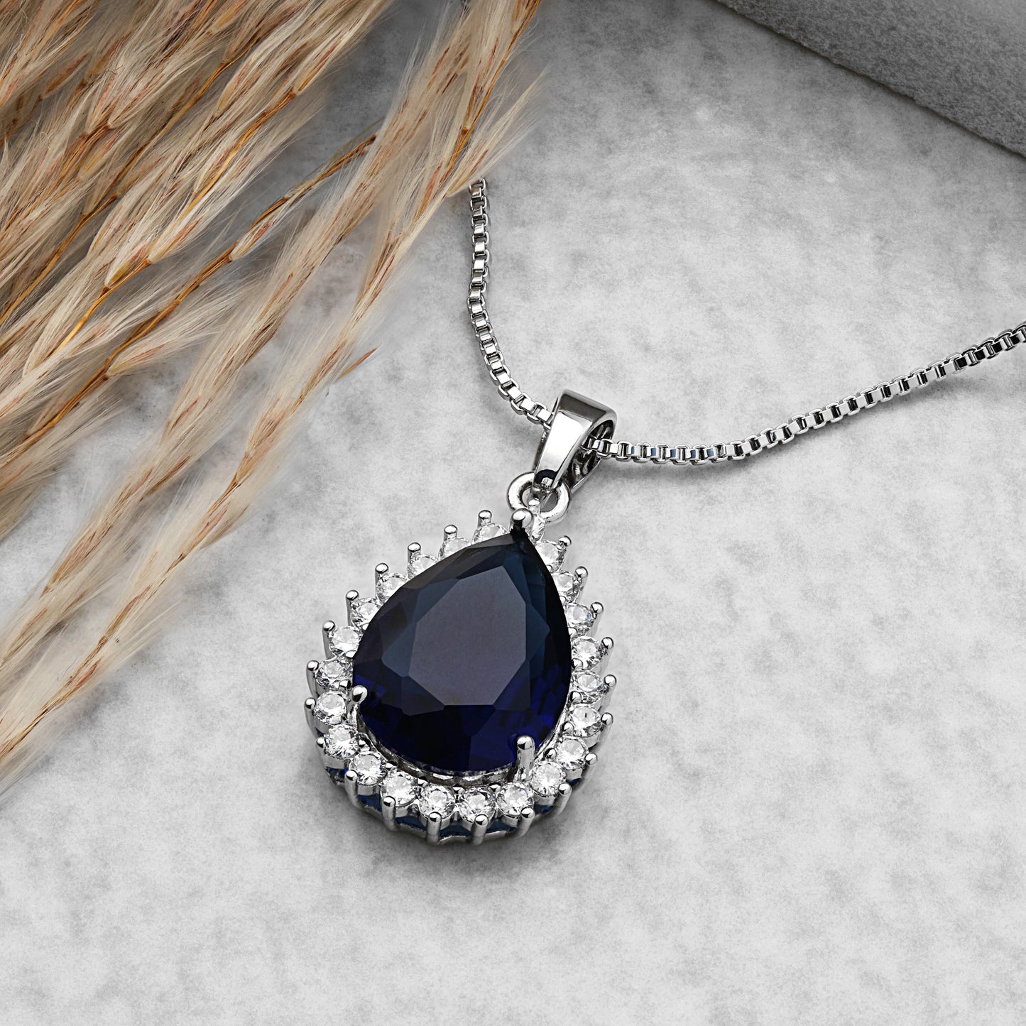 Azura - Pendant Necklace Set