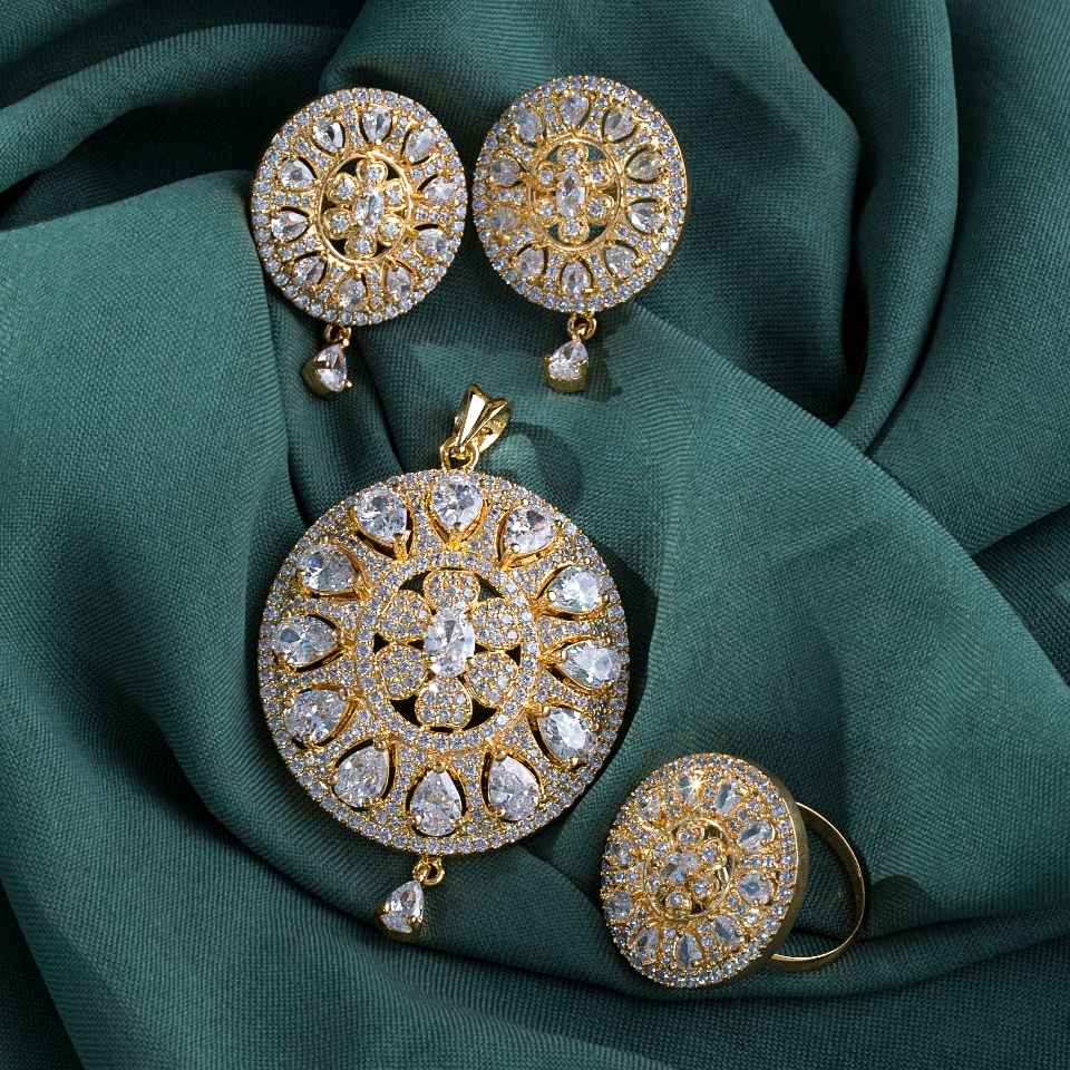 Pretentious Pendant Set - Enamoux