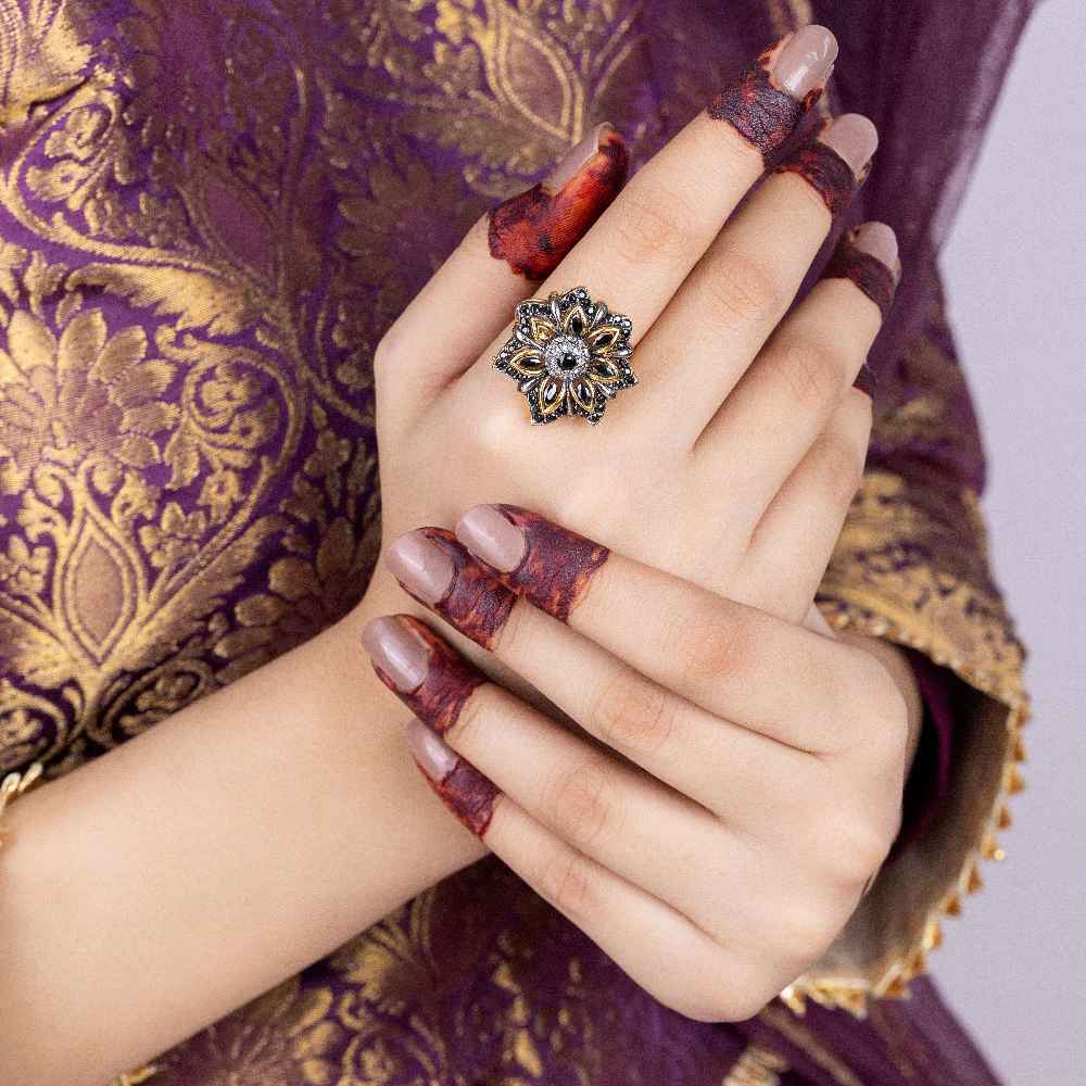 Noir Flower Ring