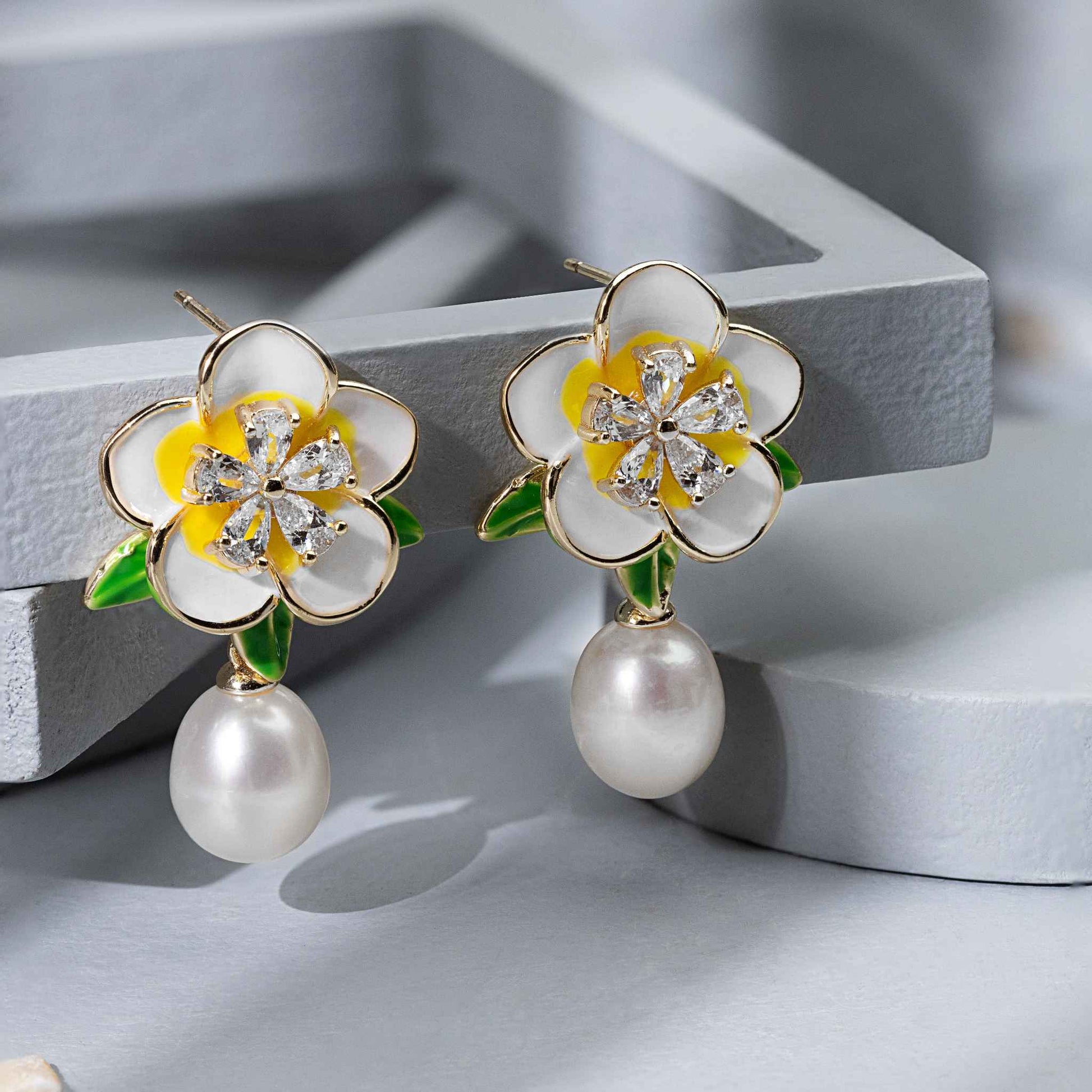 Fleuris Pearl Drop Earrings